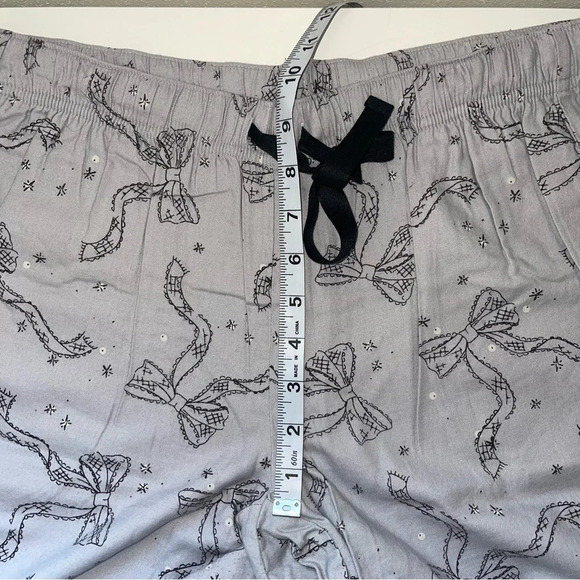 Victoria’s Secret Light Gray Black Bow Print Wide Leg Pajama Pants Small Women’s - Picture 8 of 12